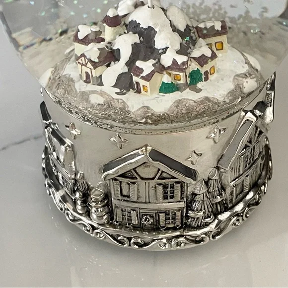 Santa & Sleigh Silverplated Snow Globe by Wallace Silversmiths - Picture 4 of 7